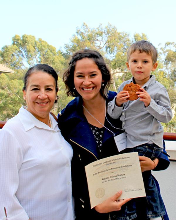 Karina Ochoa Manzo with her mother and son 