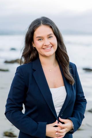image of lara bloom